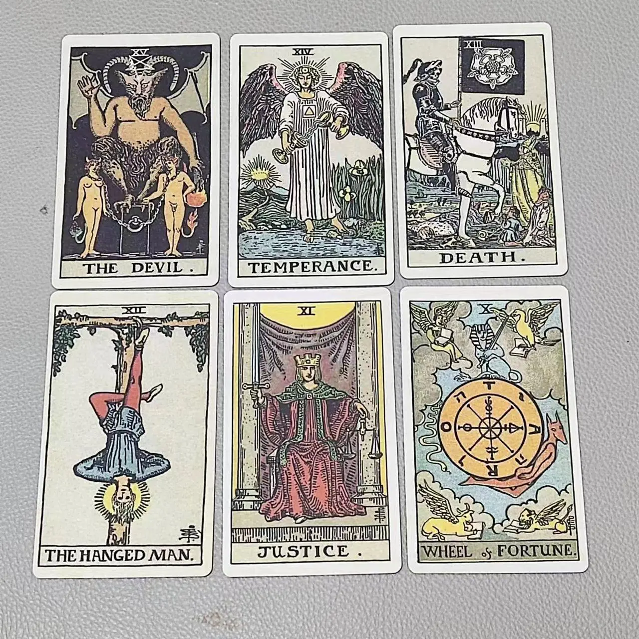 Os cartões de tarô clássicos c - Tarot Deck With Guidebook avaliação e preço